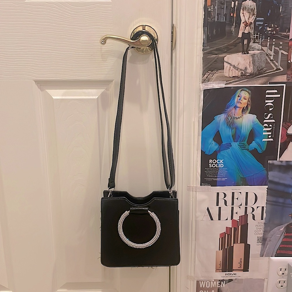 Black Windsor shoulder purse